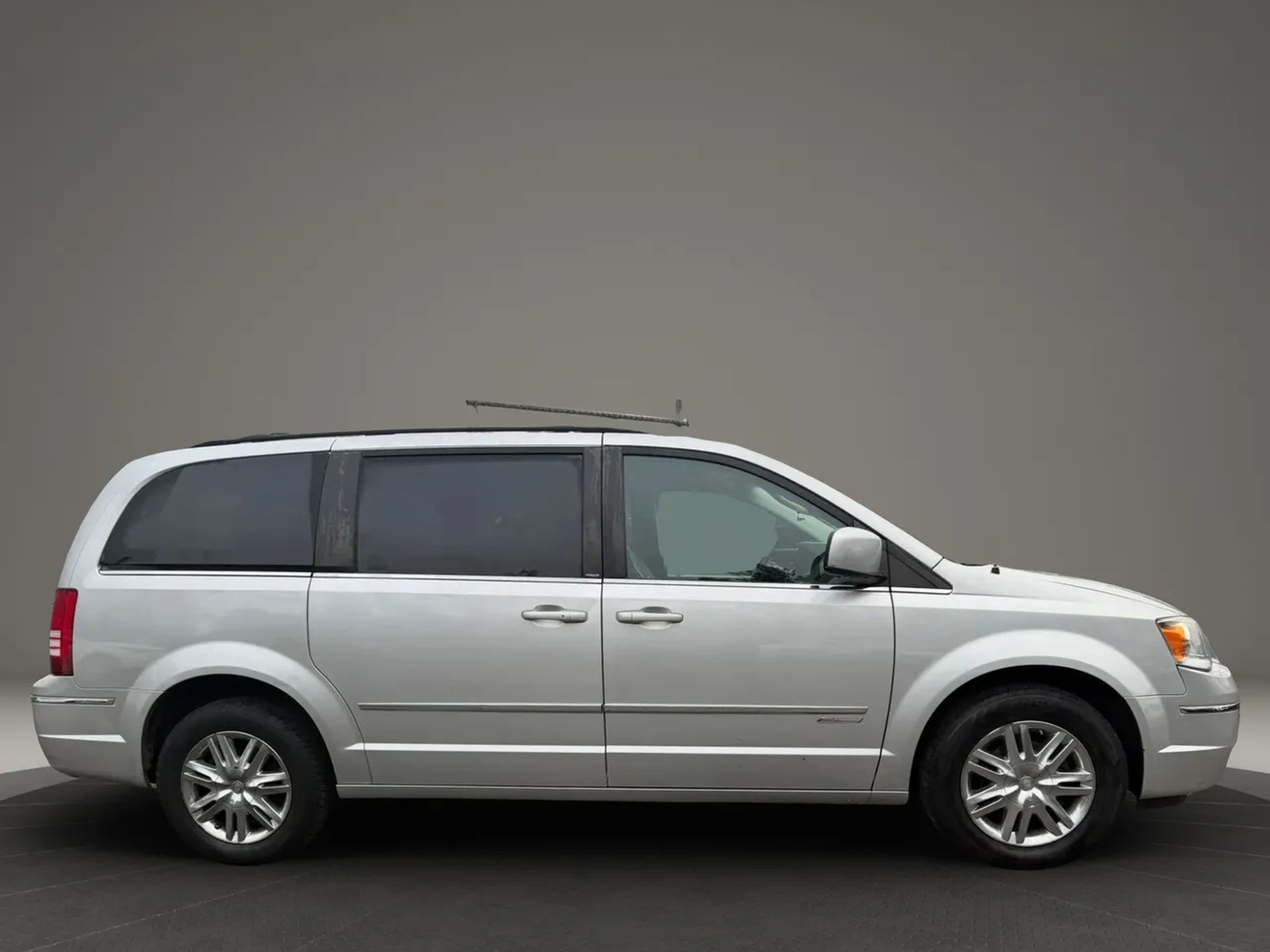 chrysler town & country 2010 2A4RR5DX6AR293714 image chrysler town & country 2010 2A4RR5DX6AR293714 image